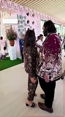 WATCH | आलिया भट्ट की बेटी राहा के साथ खेलते नजर आए अनंत अंबानी  #AliaBhatt #raha #anantambani #jamnagar #entertainment #trending #viral