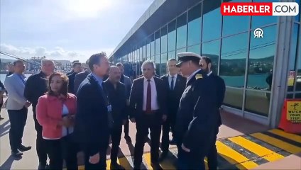 Dünyanın en büyük kruvaziyer gemisi Kuşadası'na geldi