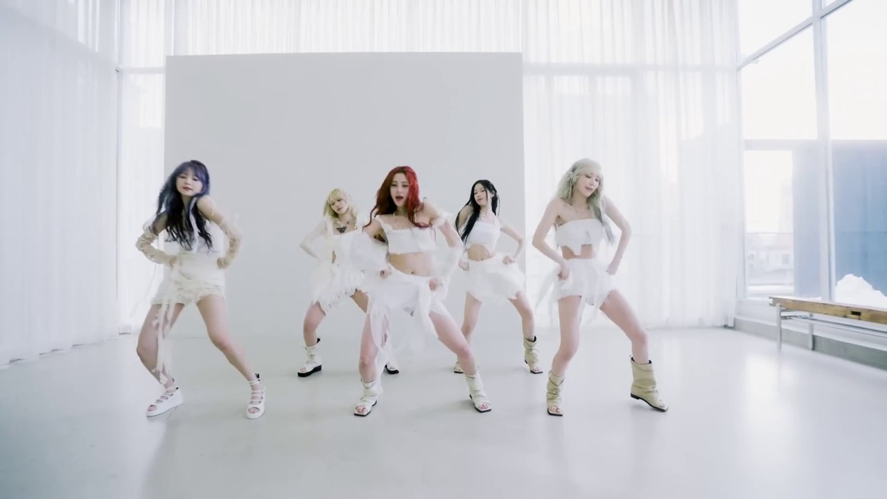 LE SSERAFIM (르세라핌) ‘Smart’ Special Performance