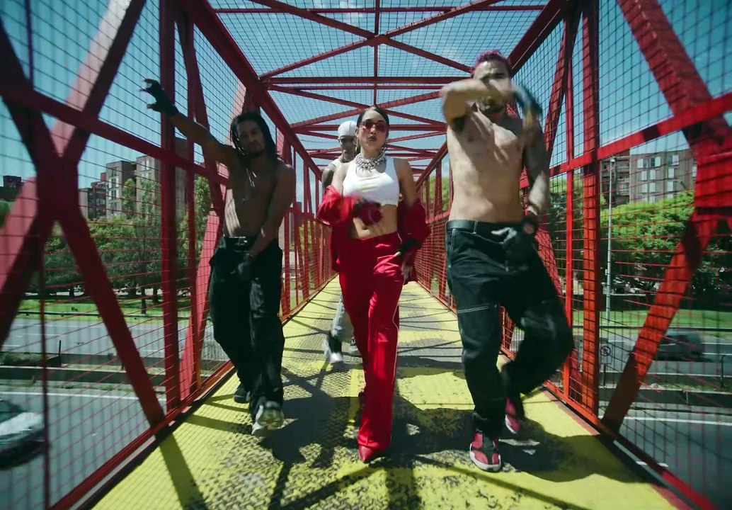 Maria Becerra - Ivy Queen  PRIMER AVISO