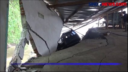 Garasi Rumah Warga di Nganjuk Roboh Diterjang Luapan Air Sungai