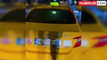 İstanbul'da taksi krizleri kamerada: Sürücü taksimetre açmayıp bin lira istedi, yolcu ise ücreti ödemedi