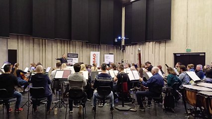 Próba Toruńskiej Orkiestry Symfonicznej przed koncertem "TOSoliści"