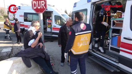 Elazığ’da pikap kamyonun altına girdi: 3 yaralı