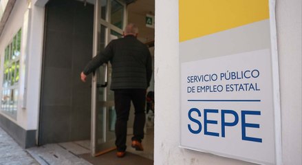 El paro cae en 7.452 personas en febrero, hasta los 2,76 millones