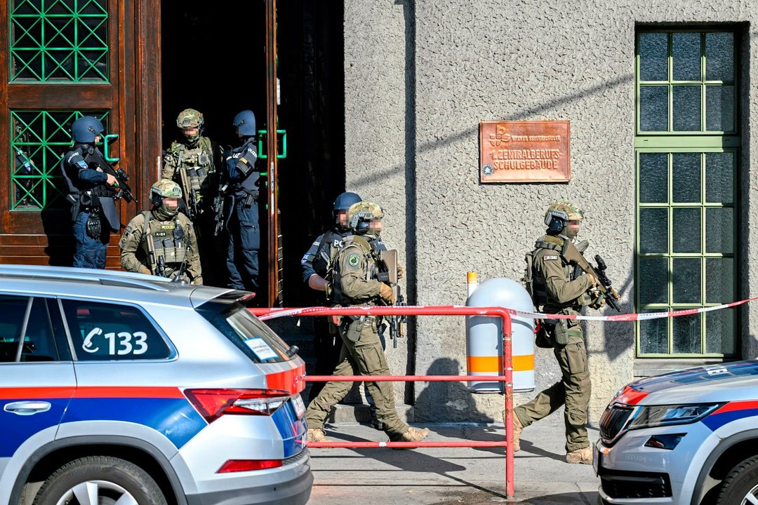 Schüler mit Spielzeugwaffe gesichtet: Großeinsatz in Wiener Schule