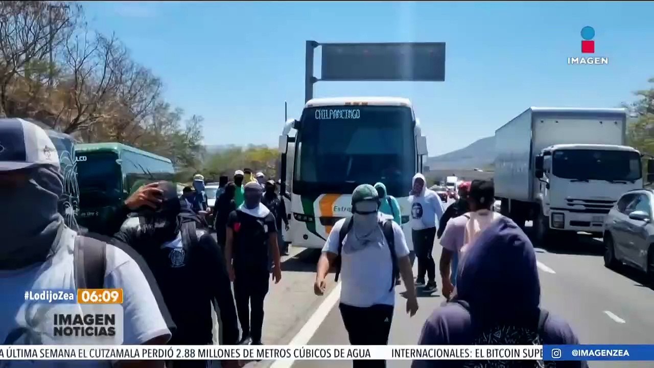 Incendio consume encierro vehicular en Oaxaca
