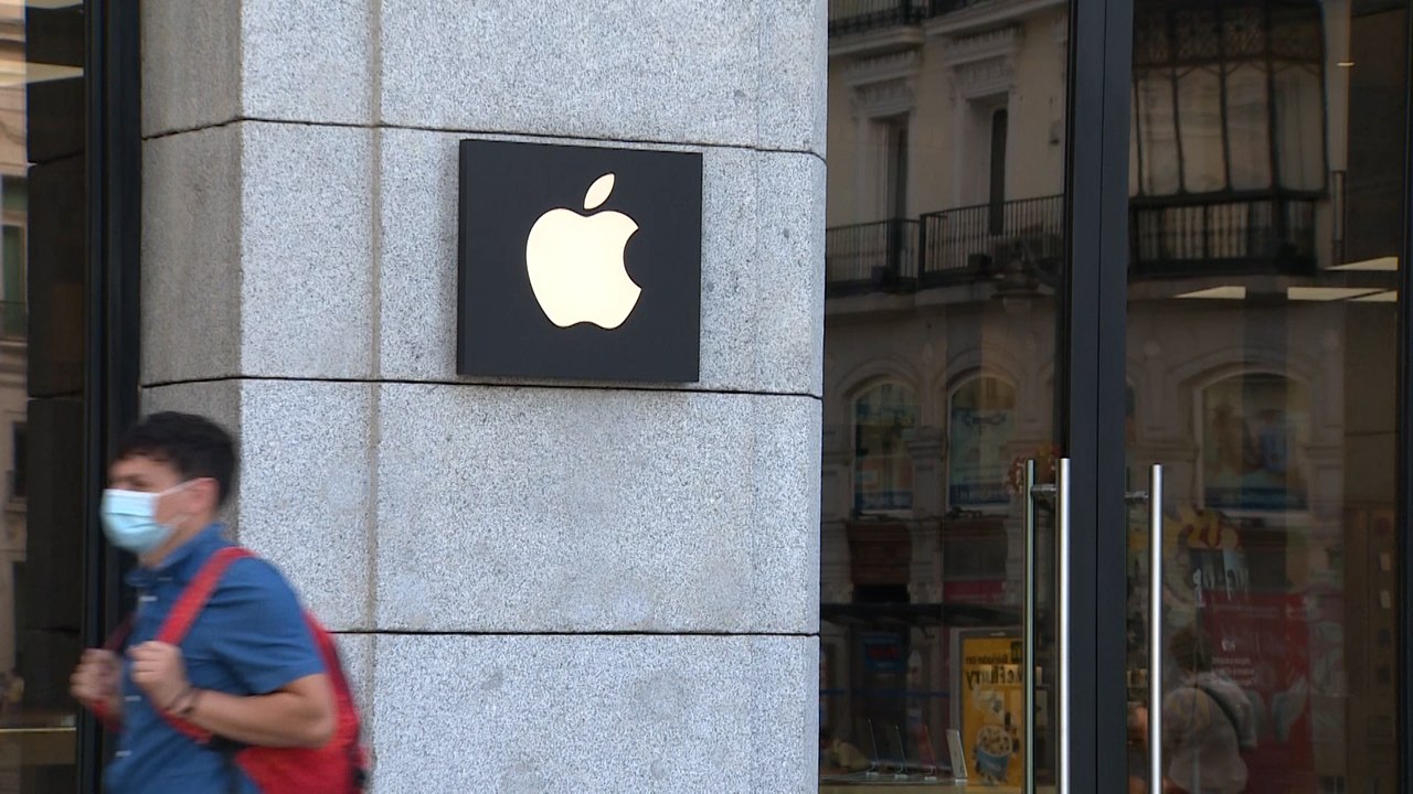 Bruselas multa con 1.800 millones a Apple por restricciones a plataformas como Spotify