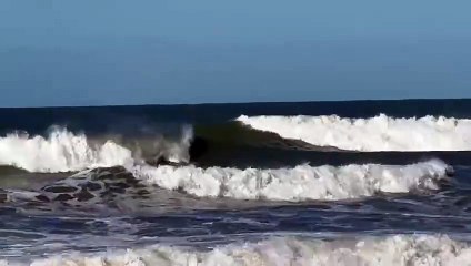 La crecida de las olas en la costa Atlántica también se siente en Monte Hermoso