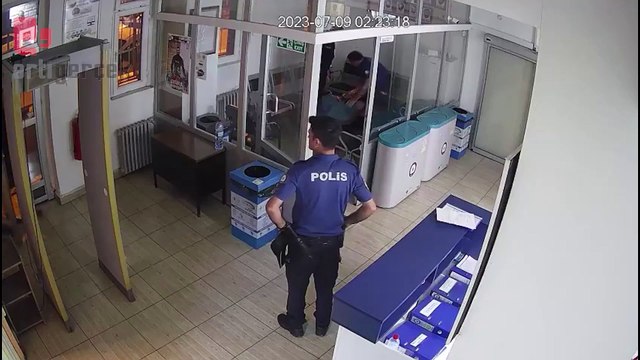 Karakolda polis işkencesi kamerada: Üzerine dizle basıldı, iki kemiği kırıldı