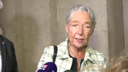 IVG dans la Constitution : Elisabeth Borne "très fière" de participer à ce Congrès