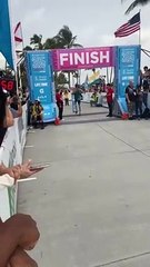 ¡Orgullo! Un sancarleño en lo más alto del podio en la Media Maratón de Miami