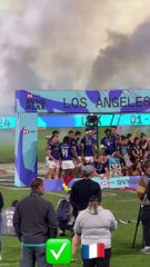 "En direct de LA, la finale va commencer, on est là pour Antoine", indique Antoine Dupont Oli (Bigflo et Oli) à Los Angeles pour soutenir Antoine Dupont.