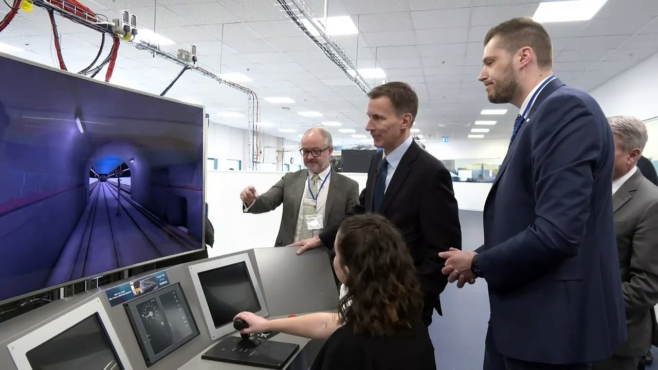 Chancellor hails new Siemens investment in Chippenham