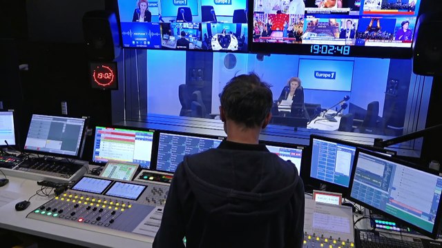 Congrès de Versailles : députés et sénateurs approuvent l'inscription de l'IVG dans la Constitution