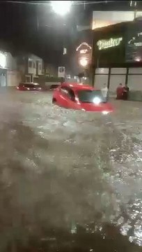 Un fuerte temporal azotó a la ciudad de Corrientes, donde cayeron más de 300 milímetros de agua