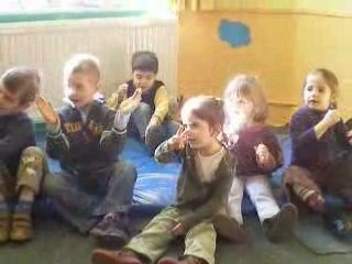 Plaine de jeux de Aubange : chanson, la petite grenouille