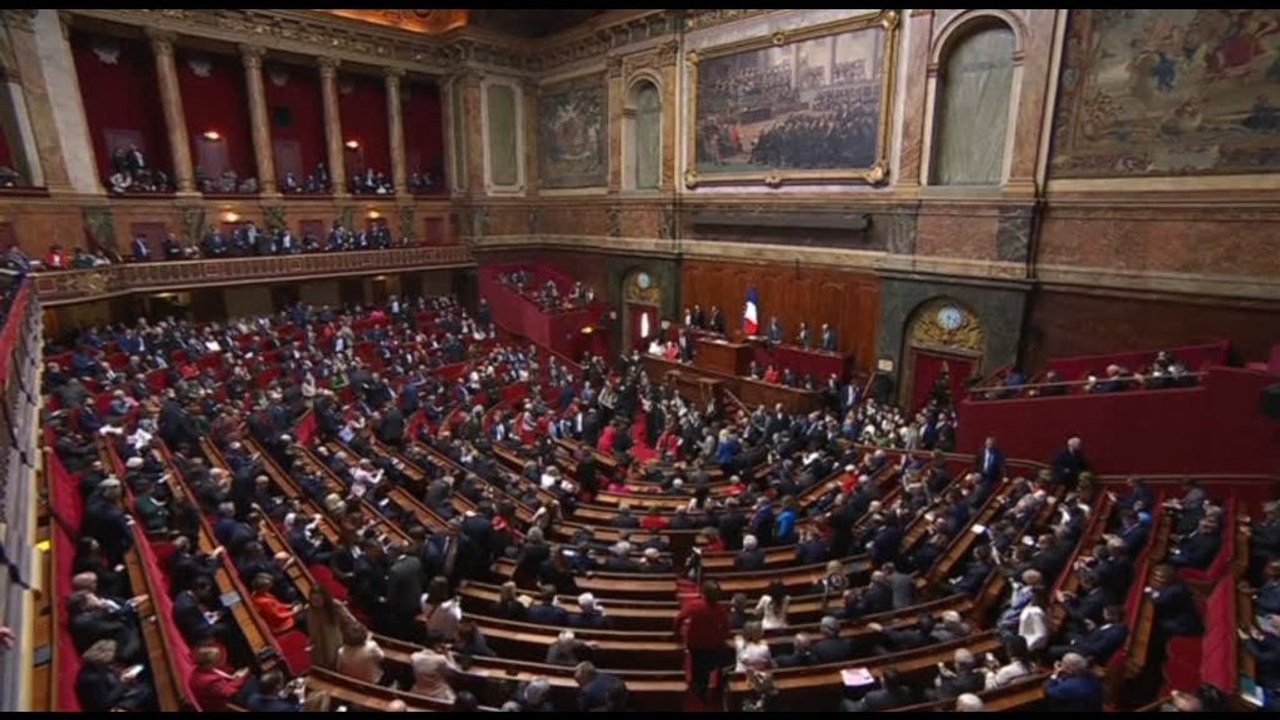 La Francia è il primo Paese al mondo a includere il diritto all'aborto nella Costituzione