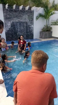 batang mahilig mag swimming