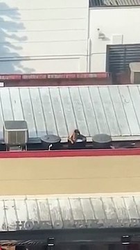 N COLOMBIA: Captan a un hombre bañándose desnudo en tanques de agua