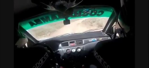 Video: El fuerte accidente que sufrió un piloto de rally en Oruro