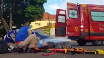 Mulher fica ferida em acidente entre moto e Corsa na Avenida Carlos Gomes