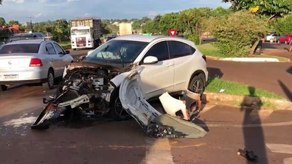 Cacetada! Acidente com caminhão deixa Honda HR-V destruído no trevo de Santa Tereza