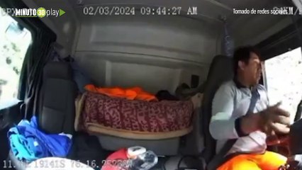 Impresionante momento vivió camionero afectados por avalancha de rocas en Perú