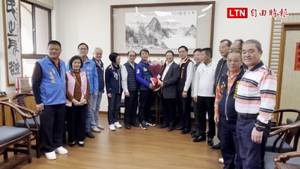 新竹縣長楊文科強調清白，鄉鎮市長聯誼會送花打氣🌸