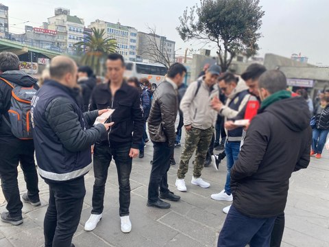 İstanbul’da kaçak göçmen operasyonu: 545 kişi yakalandı