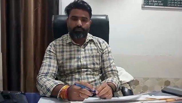 ट्यूबवेल से मोटर बाहर निकाली, पानी के लिए हो रहे परेशान