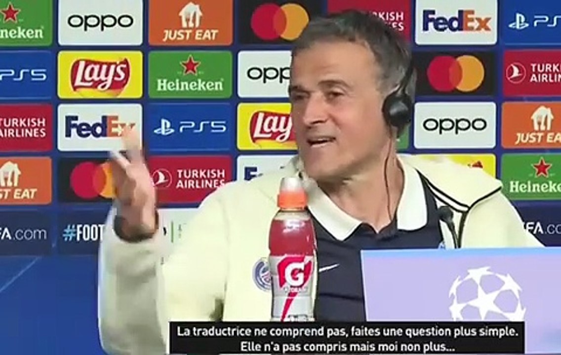Instant #comique pas drôle ! C’est clair : au #PSG ils doivent boire mais pas que l’eau ! Merci Luis Enrique Martínez García, généralement appelé #LuisEnrique pour ce moment #normand