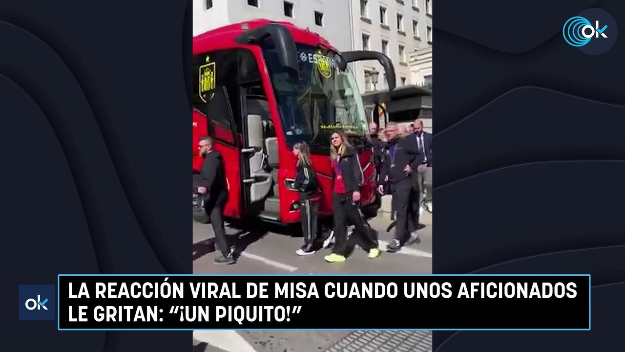 La reacción viral de Misa cuando unos aficionados le gritan: "¡Un piquito!"