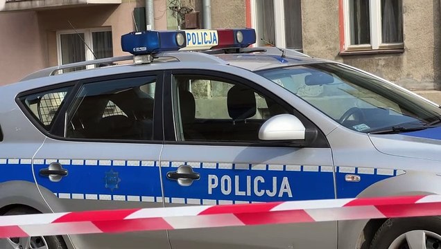 W Przemyślu ktoś wrzucił do auta pojemnik ze śmierdzącą substancją. Strażacy w akcj