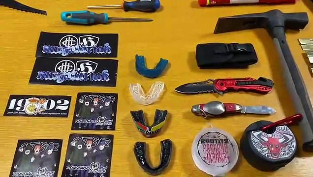 Objetos incautados por la Ertzaintza horas antes del partido de Champions entre la Real Sociedad y el PSG