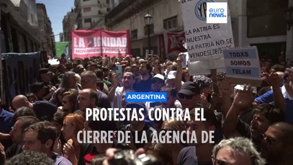 Trabajadores de Télam protestan contra la decisión de Milei de cerrar la agencia estatal