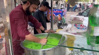 ORIGINAL PAKOLA MIKLSHAKE | Pakola Doodh Soda | Refreshing Summer Street Drink of Karachi Pakistan