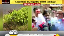 കോഴിക്കോട് ആംബുലൻസ് തടഞ്ഞ് കോൺഗ്രസ് പ്രതിഷേധം