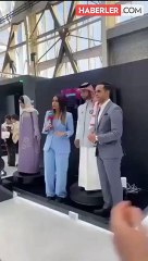 Suudi Arabistan'ın İlk Robotları Sarah ve Muhammed Tanıtıldı: Tanıtımda Taciz Olayı Gündem Oldu