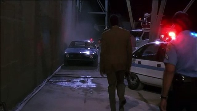 Un Flic et demi Bande-annonce (RU)