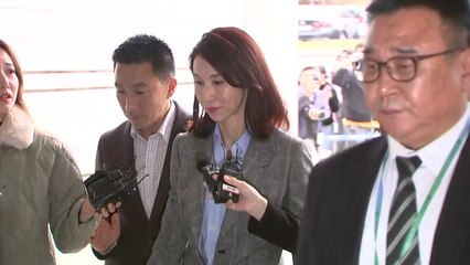 노소영 "비서가 26억 원 빼돌려" 고소...경찰 수사 / YTN