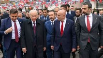 MHP Lideri Bahçeli, Altınok ile Keçiören'de halkı selamladı