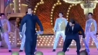 SRK And Ram Charan Controversy In Anant Ambani Wedding | SRK And Ram Charan Fight