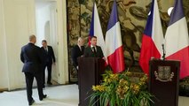 Macron pede para que aliados da Ucrânia 'não sejam covardes'