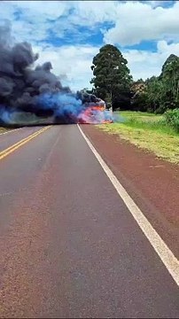 Duas pessoas morrem carbonizadas após colisão entre carro e carreta na BR-369