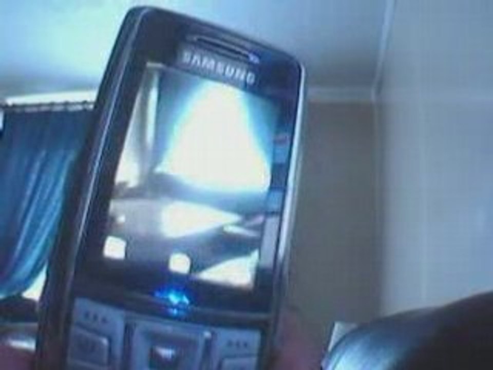SAMSUNG Z630