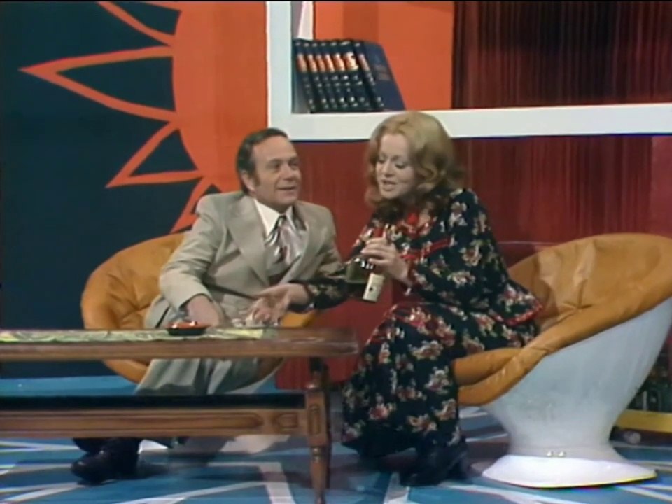 A generációs különbség - Márkus László és Hámori Ildikó - kabaréjelenet (1974)