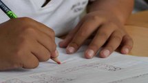 Menores entre 6 y 11 años son quienes más consumen drogas en colegios públicos de Bogotá, según informe