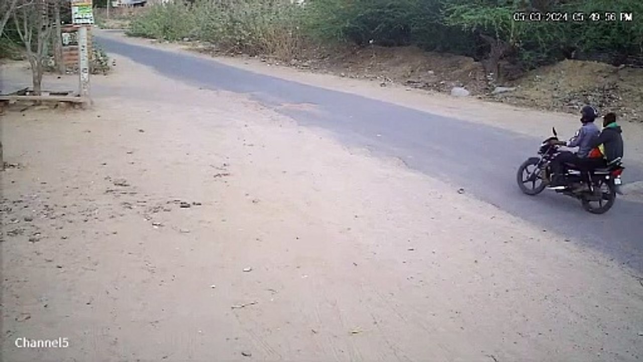 सेतरावा में बारातियों से भरी जीप पलटी