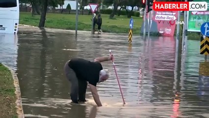 Antalya'da Sağanak ve Fırtına Hayatı Olumsuz Etkiledi